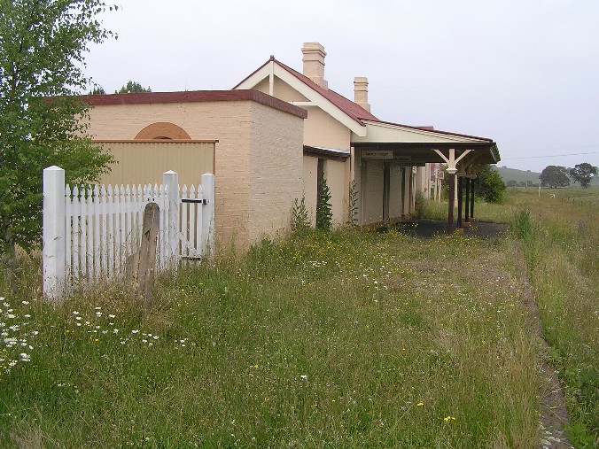 
The view looking north along the platform.
