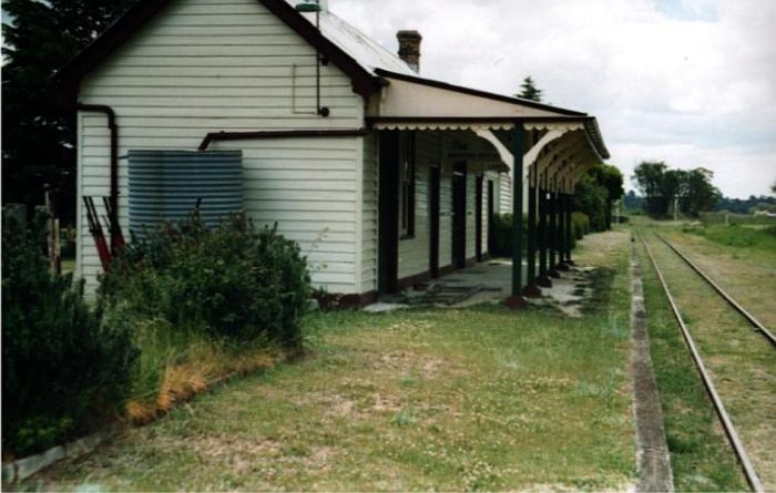 
The view looking north along the platform.  Note the "A" lever frame is 
still present, although the one-time yard on the right is now lifted.
