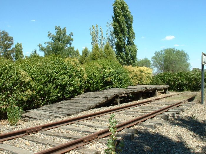 
The primitive wooden platform is still in relatively good condition.
