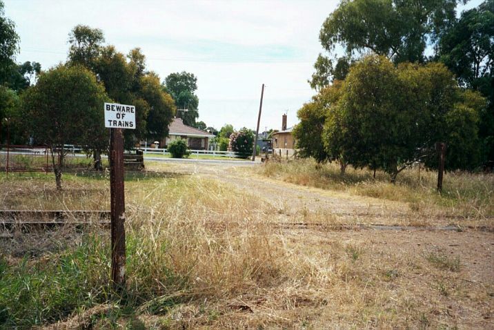 
Despite the sign, it would appear that no trains have run this far down
the line for several years.
