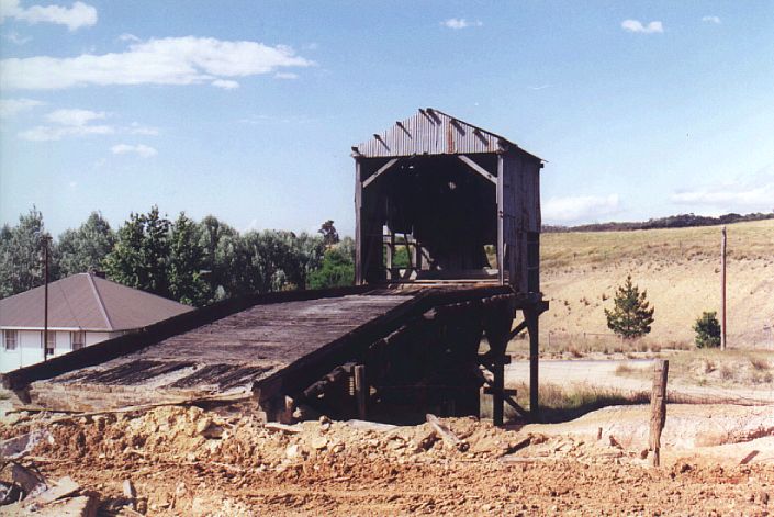 
The upper stage of the loader.
