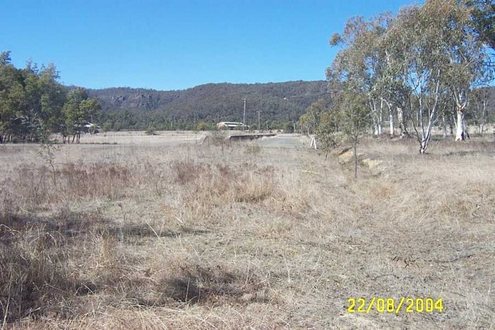 The Commonwealth Platform is still in existence. Thsi view is taken through the security fence at the back of the Army property.