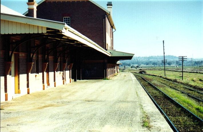 
The view looking west along the Main Line platform.
