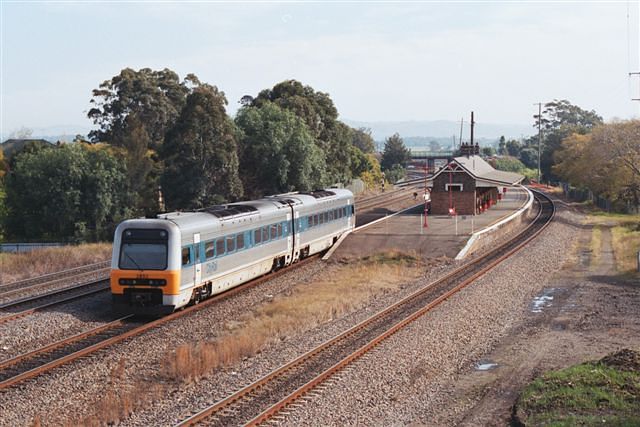 
A 2 car Endeavour set heads west through the station.
