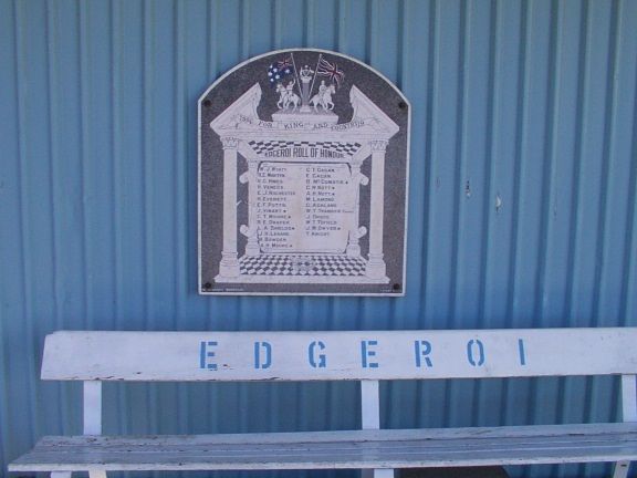 
Quite unusually, the platform shelter features a Roll of Honour on
the wall.
