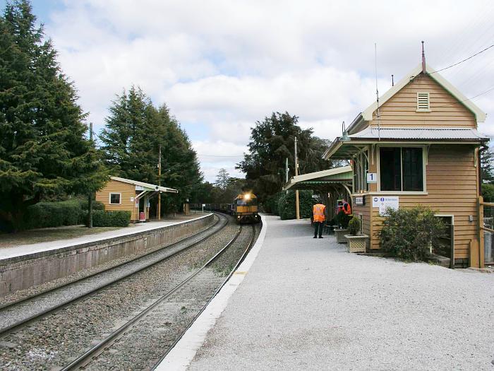 
The view looking down the station in the direction of Melbourne.
