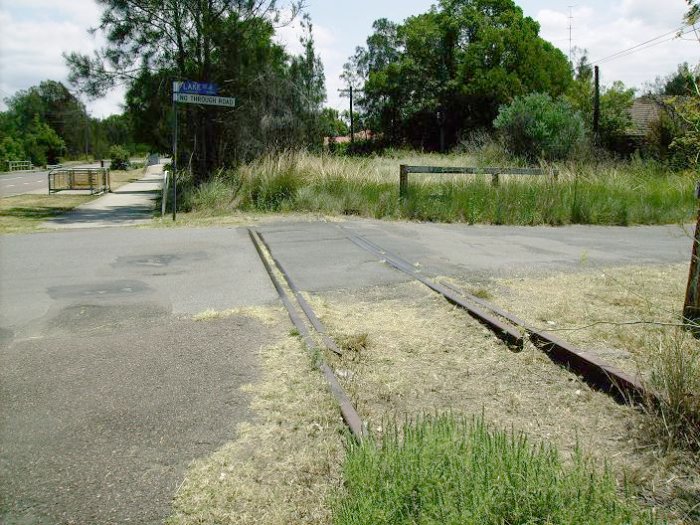 The Lake Street level crossing, looking north.