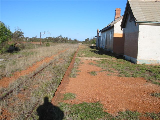 
The view along the platform looking towards Nyngan.
