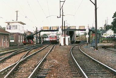 
The view looking south from the Gosford rail yards towards the railway station.
An XPT is waiting on platform 2 for departure. This station was rebuilt
completely in 1992.
