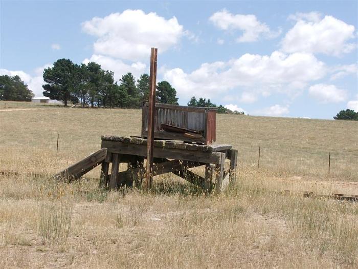 
The remains of a short platform.
