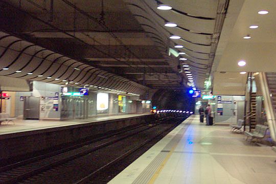 
The view along the platform looking in the down direction, towards Wolli Creek.
