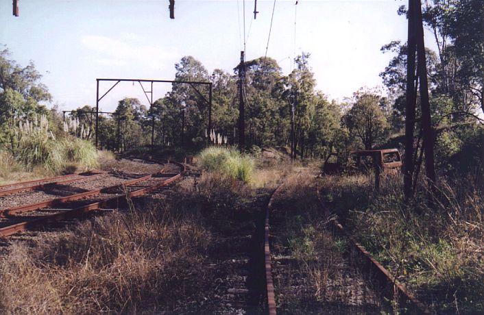 
The private branch line veers off to the right, to the west of Dunheved.
The double lines on the right curve round to St Marys.
(?/?/96)
