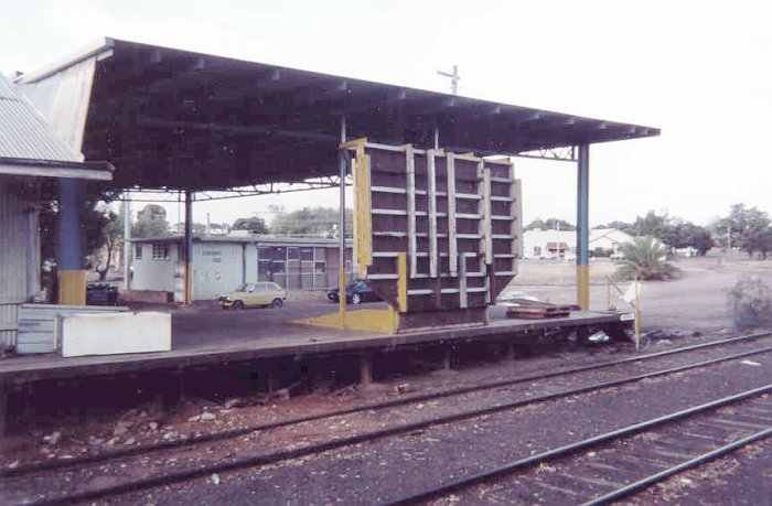 A view of the drop-down loading platform that was used to load the containers (2 containers on a 3 well wagon).