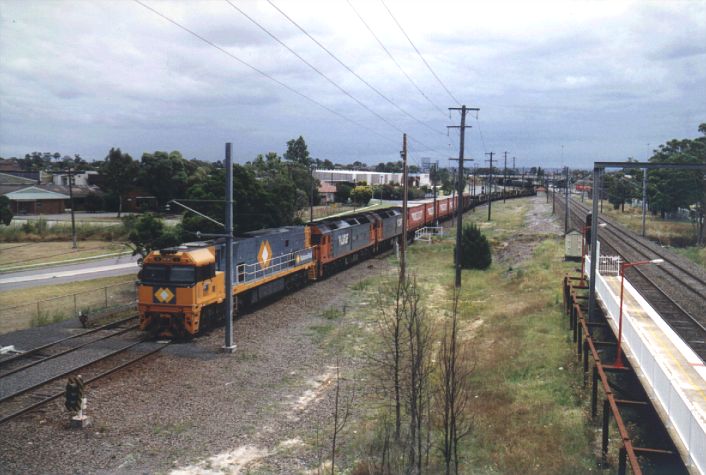 
NR5 leads a pair of Victoria G-class locos into National Rail's
Leightonfield yard.
