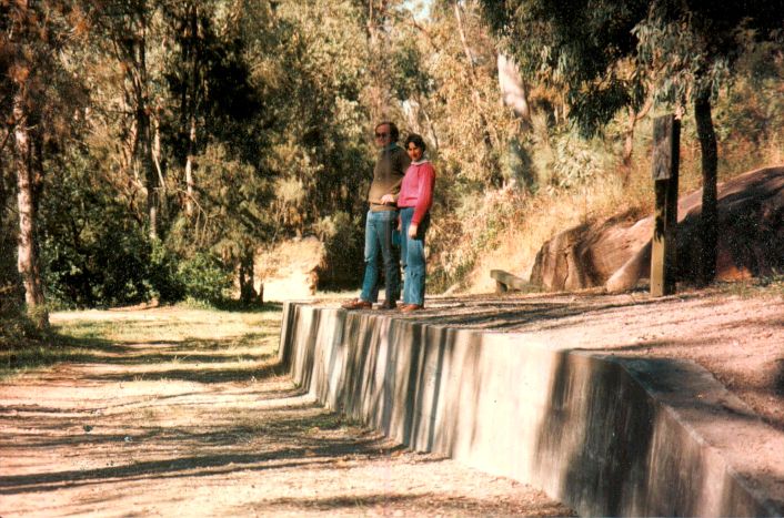 
A view of the remains of Lucasville Platform.  The view is to the south,
showing the middle road to the left and the top road to the right.
