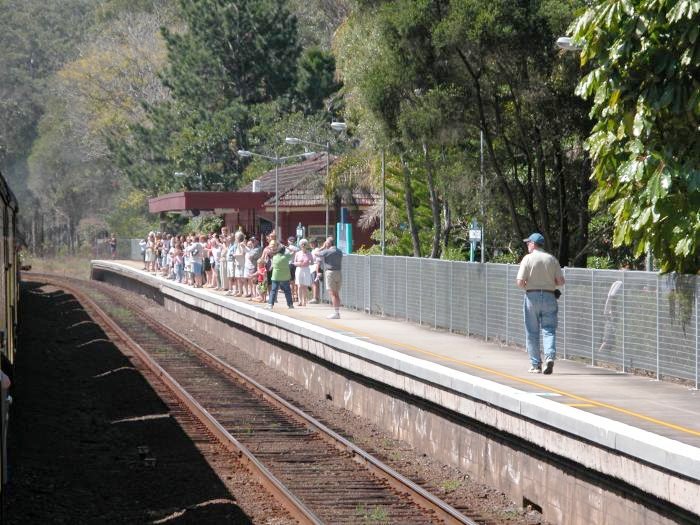 The view looking north along Nambucca Heads station.