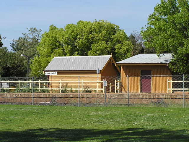 Close up of western end of station platform.