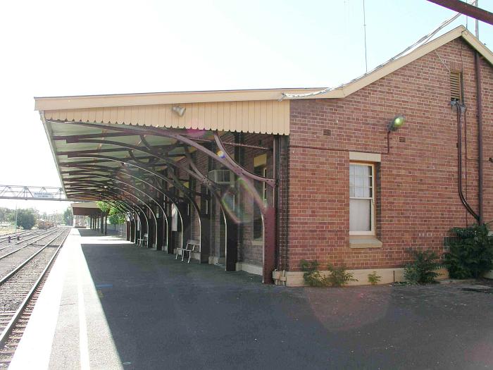 
The view along the platform looking in the direction of Broken Hill.
