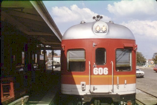 DMU 606 has terminated at the station before heading back towards Sydney.