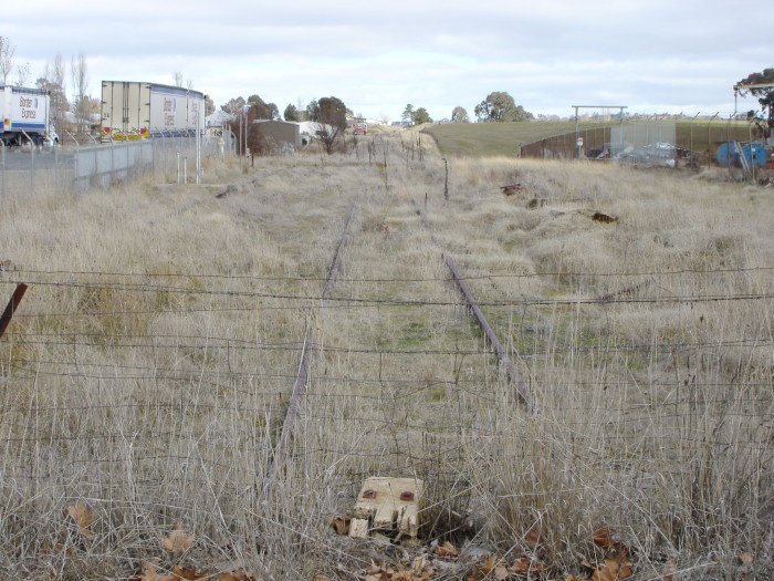 A closer view of the siding location.