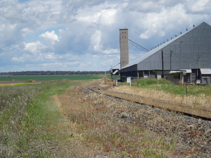 The intermediate silo loop at Tamarang. The frames are unlocked by either the Train Staff or loose keys situated at The Gap and Binnaway.