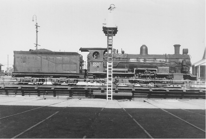 Thirroul's electric turntable looking to the east in October 1966. 5597 was returning to Sydney on a tour to Kiama.