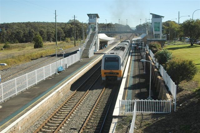 The view looking west with an east-bound Endeavour railset in the up platform.