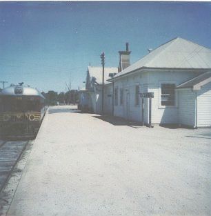 
2 car diesel railset 603/703 waiting to depart on the 2:40pm service to
Narrandera.
