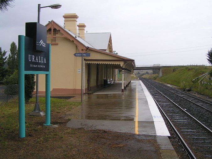 
The view looking north along the platform.
