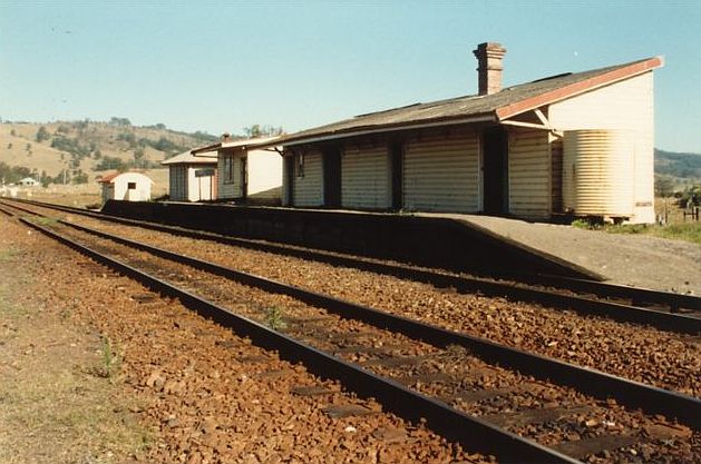 
The view looking back up the line in the direction of Sydney.
