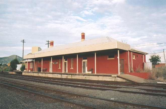 
Another close-up of the station.
