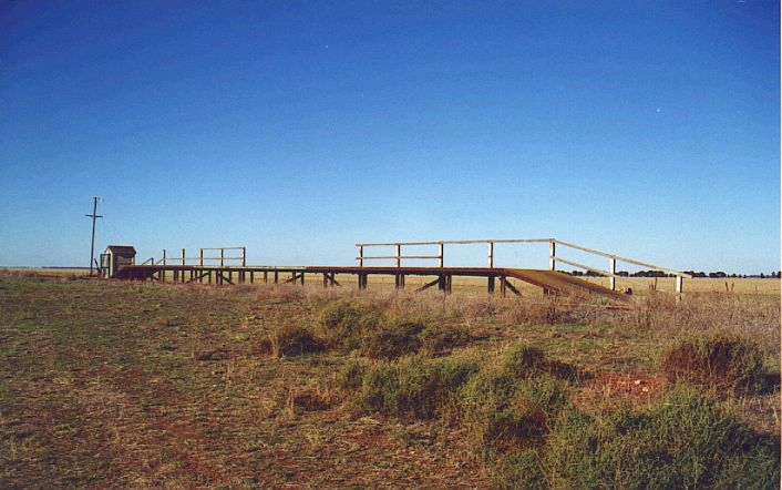 
The concrete-slab platform and signal hut are in relatively good condition.
