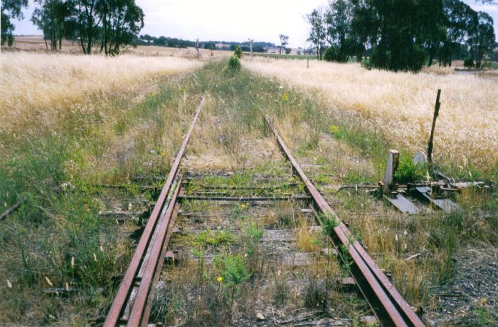 
The view looking towards Greenethorpe at the up end of the loop siding.
