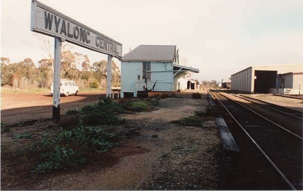 
The view looking along the platform towards Lake Cargelligo.
