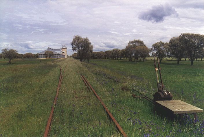 
Yuluma was most recently a silo location.  This view shows the
approach to the silo from the north.
